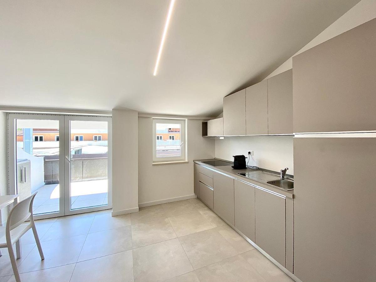 Em Apartments Lignano Sabbiadoro Exteriör bild